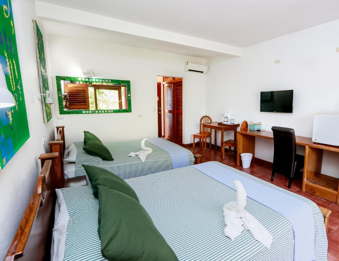 Hotel California Manuel Antonio Eksteriør billede