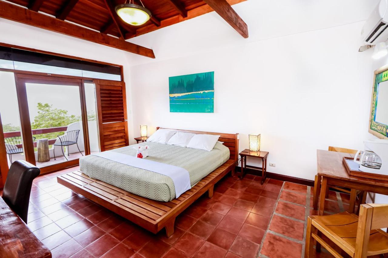 Hotel California Manuel Antonio Eksteriør billede