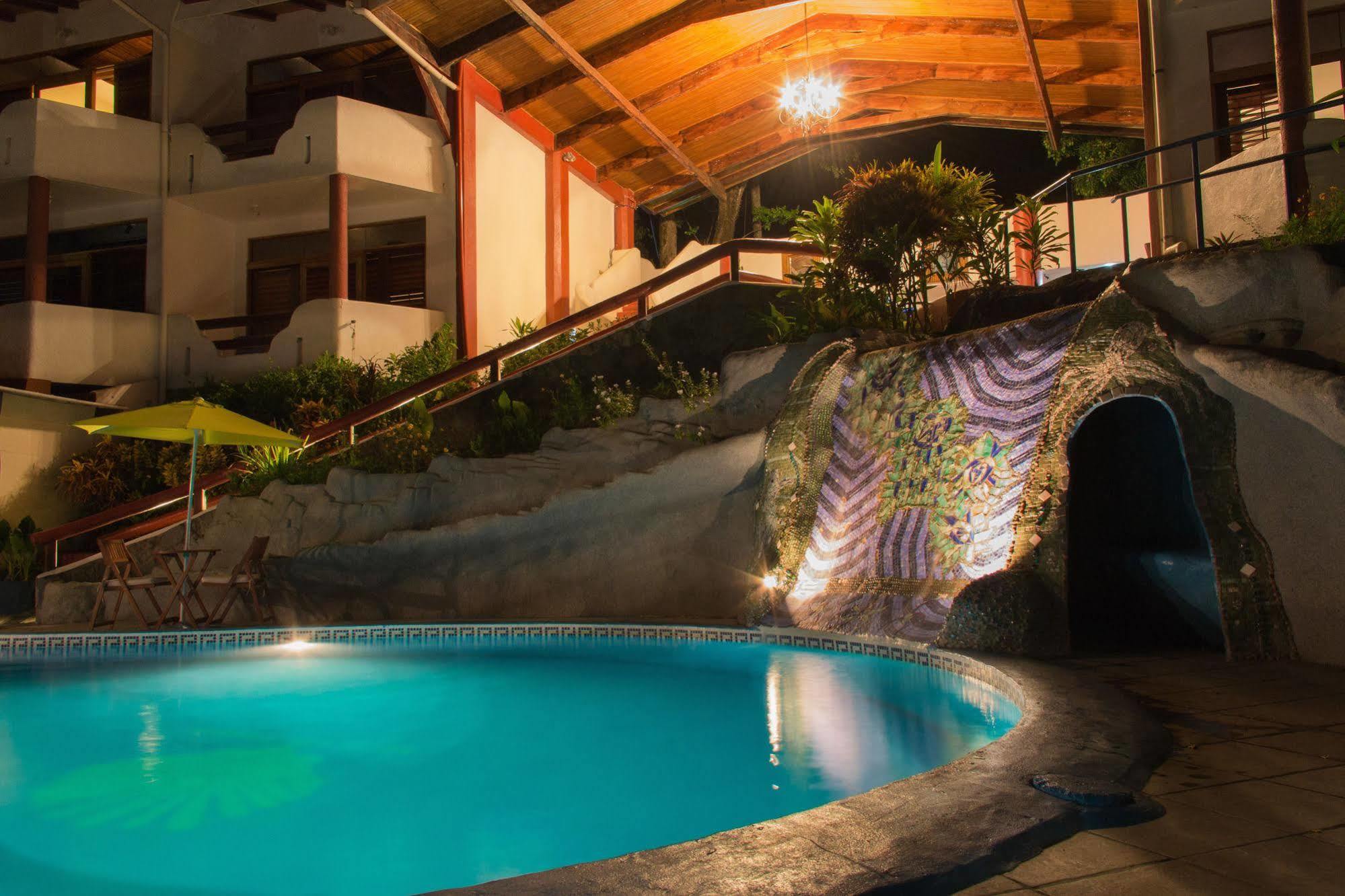 Hotel California Manuel Antonio Eksteriør billede
