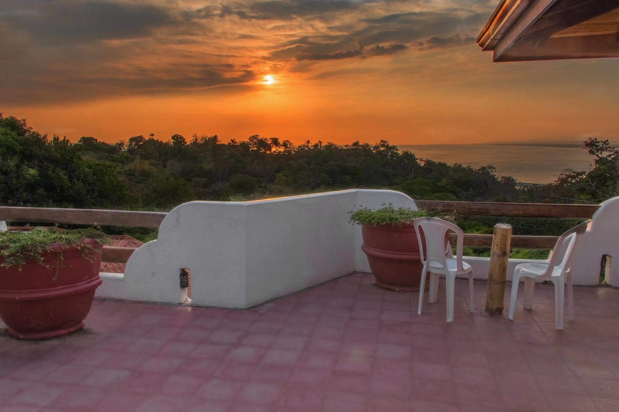 Hotel California Manuel Antonio Eksteriør billede