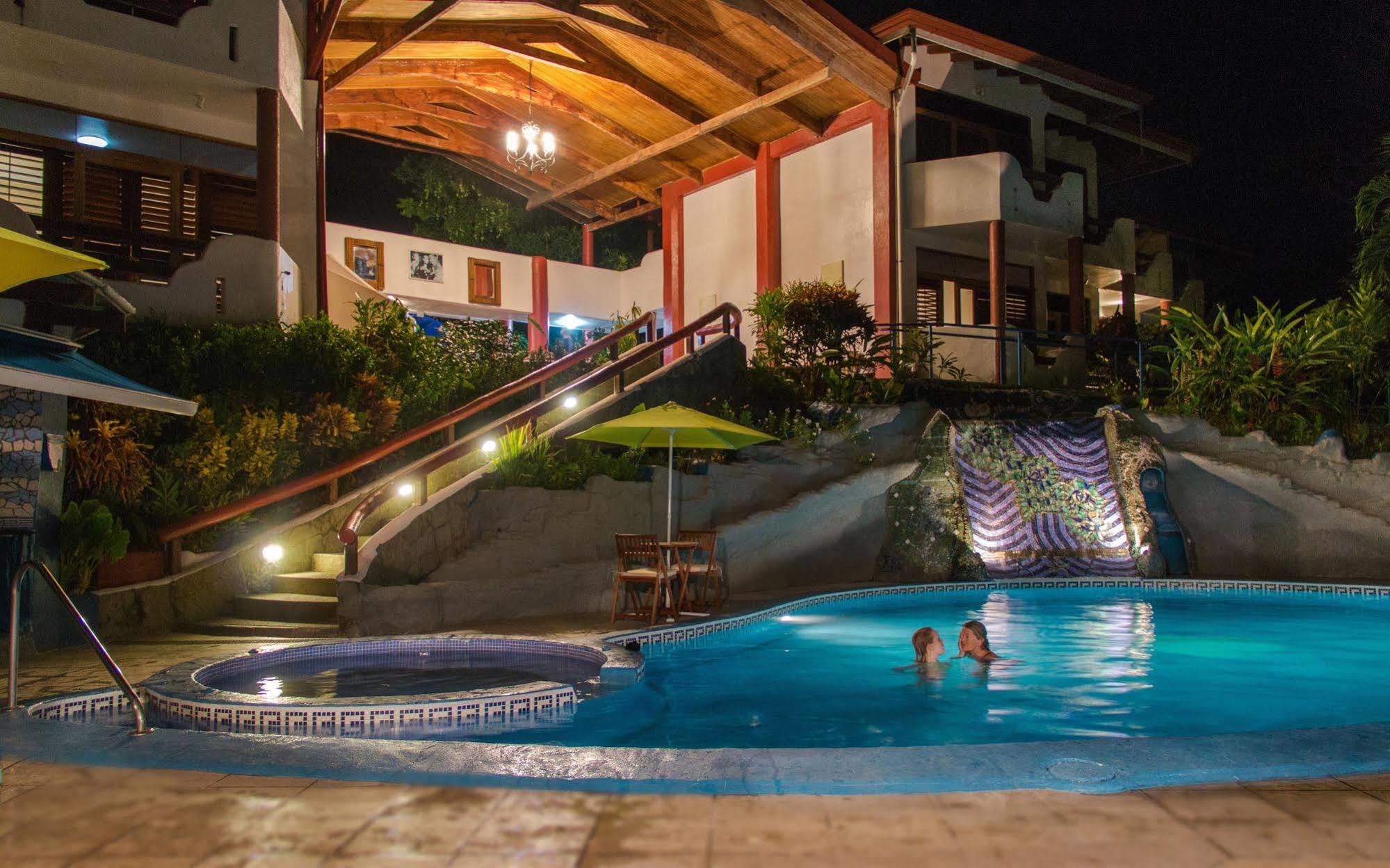 Hotel California Manuel Antonio Eksteriør billede